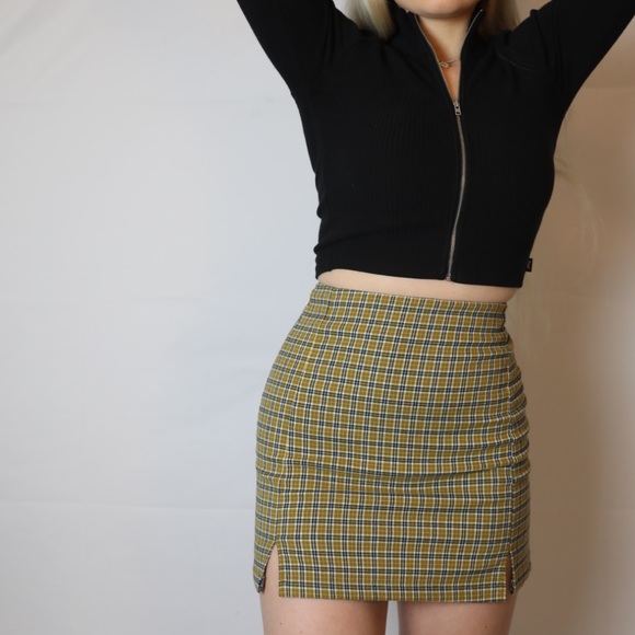 ❌sold Brandy melville yellow and blue cara skirt - Picture 2 of 5